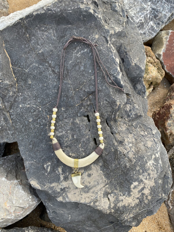 Collar marfil